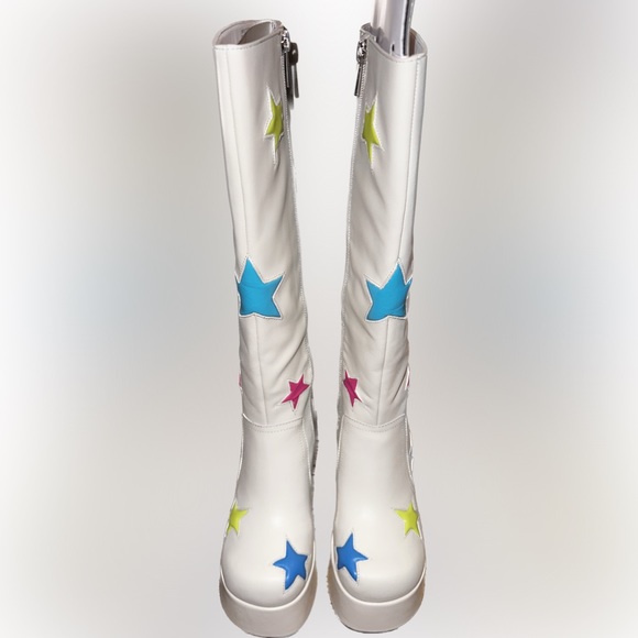 White platforms with colorful stars - Picture 1 of 2